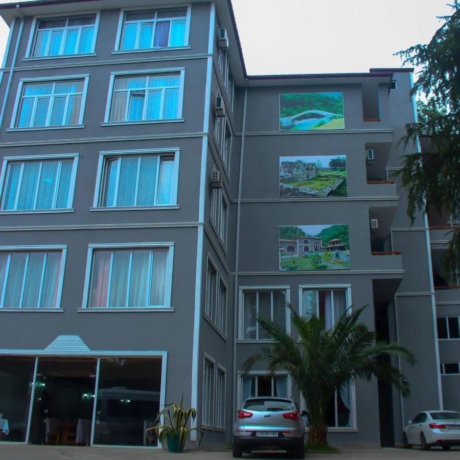 Hotel Nine Brothers Makhinjauri Bagian luar foto