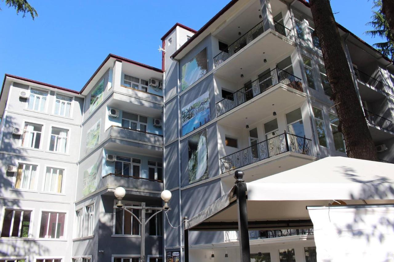 Hotel Nine Brothers Makhinjauri Bagian luar foto