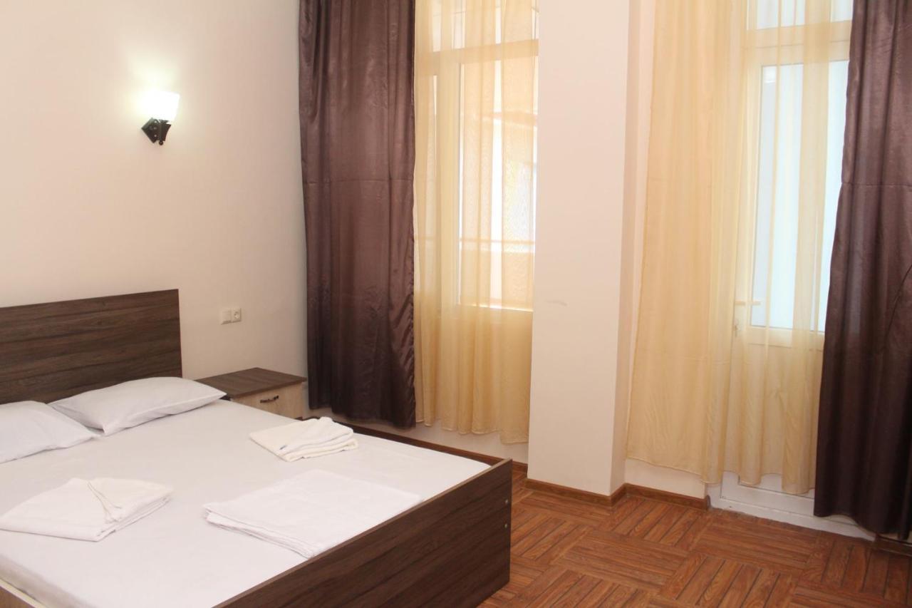 Hotel Nine Brothers Makhinjauri Bagian luar foto