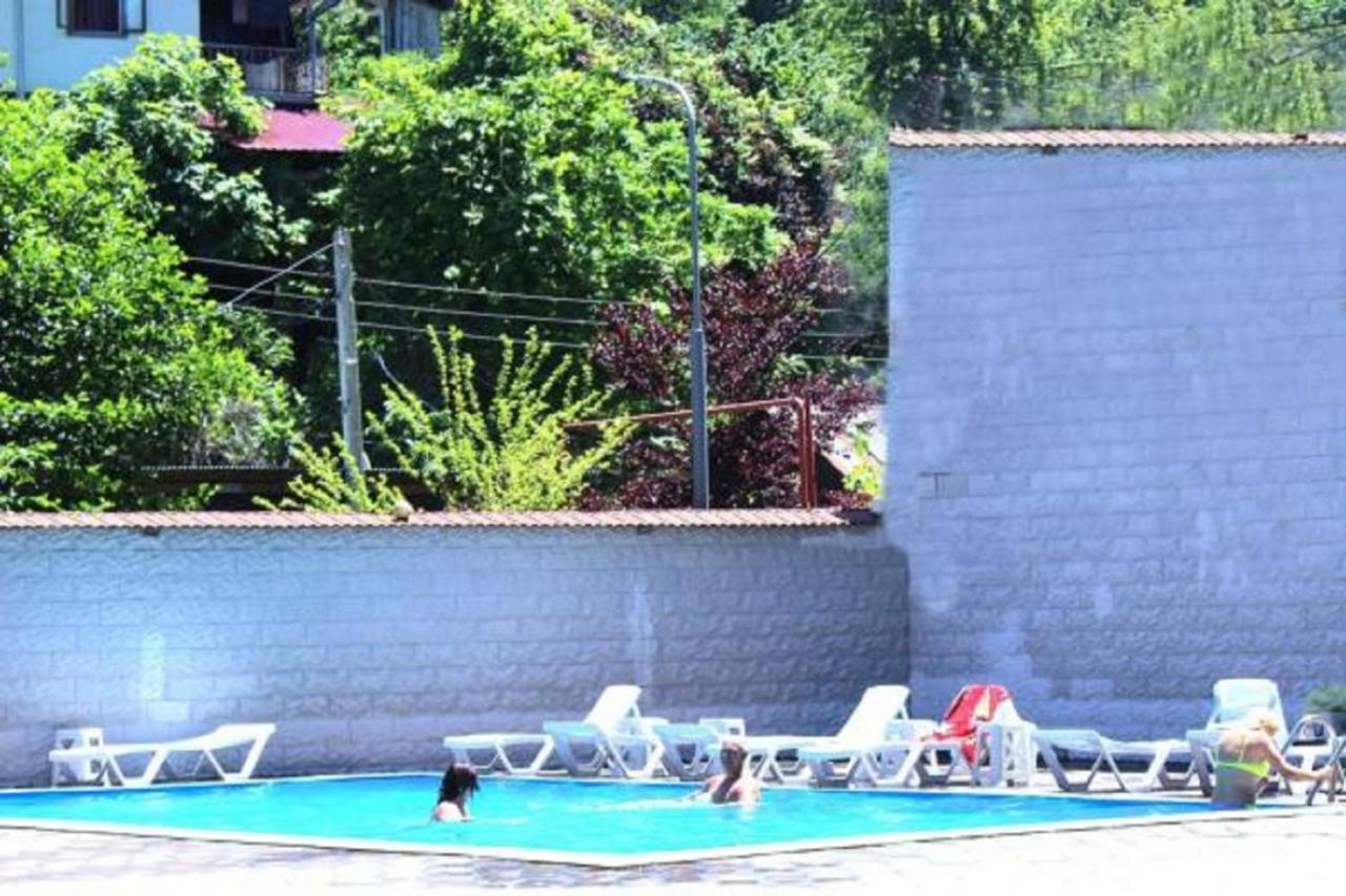 Hotel Nine Brothers Makhinjauri Bagian luar foto